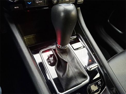 Used 2024 Jeep Compass Latitude image 14