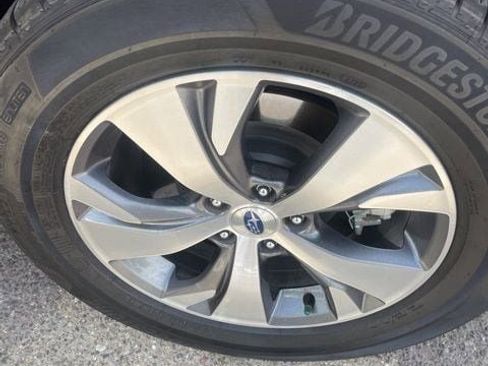 Used 2019 Subaru Ascent Premium image 7