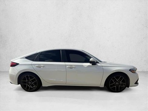 Used 2024 Honda Civic Sport Touring image 4