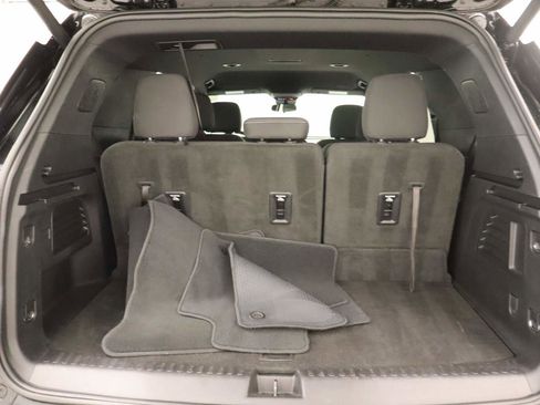Used 2025 Chevrolet Traverse LT w/ Midnight/Sport Edition image 20