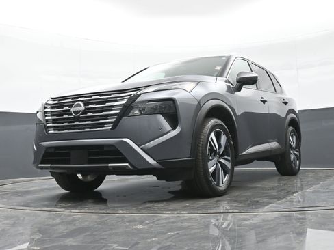 Used 2024 Nissan Rogue SL image 42