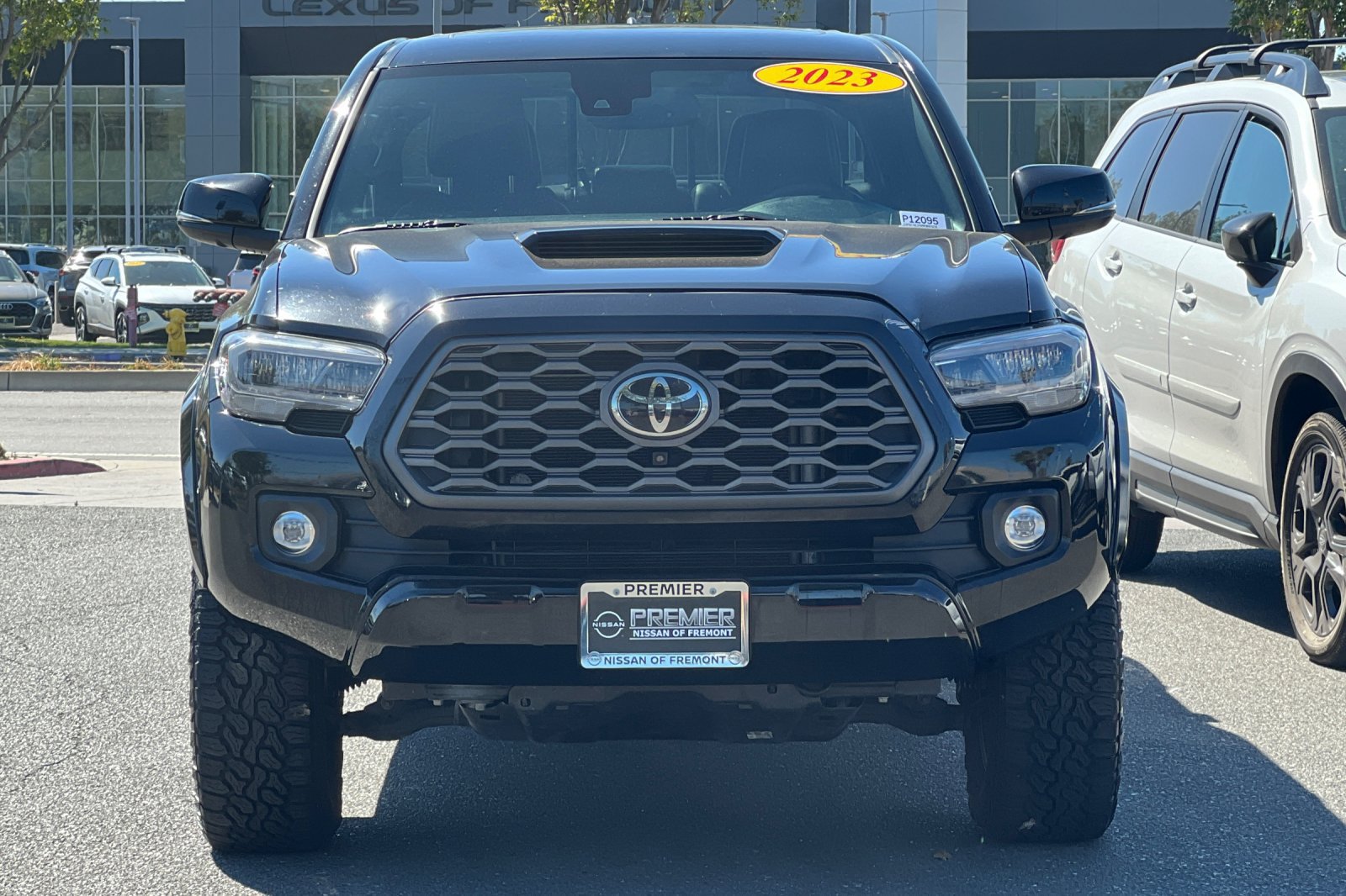 Used 2023 Toyota Tacoma TRD Sport w/ TRD Premium Sport Package AWD/4WD image 9