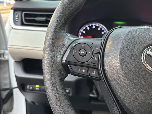 Used 2019 Toyota RAV4 XLE image 18