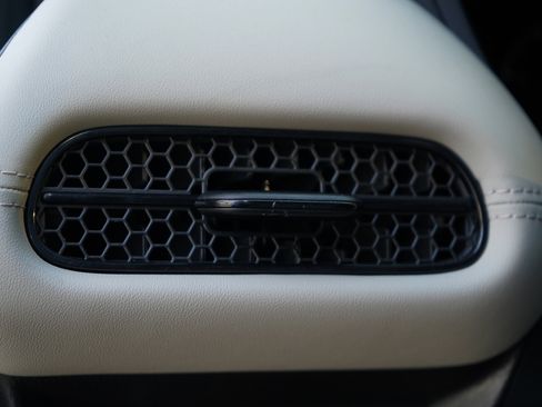 Certified 2024 Honda HR-V LX image 39