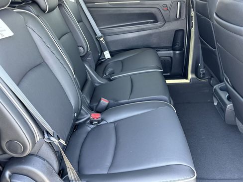 New 2026 Honda Odyssey Touring image 8