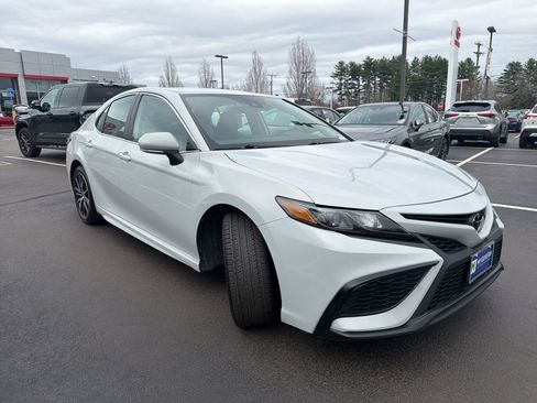 Certified 2024 Toyota Camry SE FWD image 3