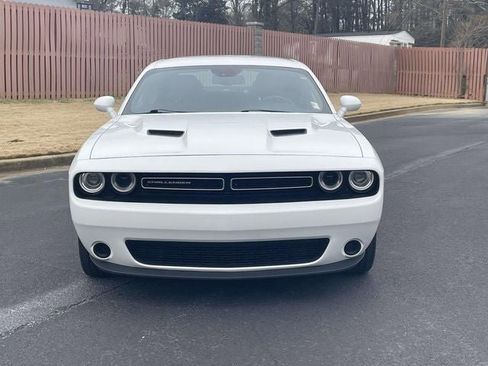 Used 2023 Dodge Challenger SXT image 3