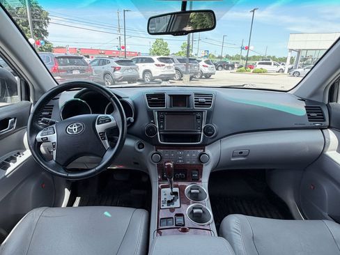 Used 2013 Toyota Highlander Limited FWD image 12