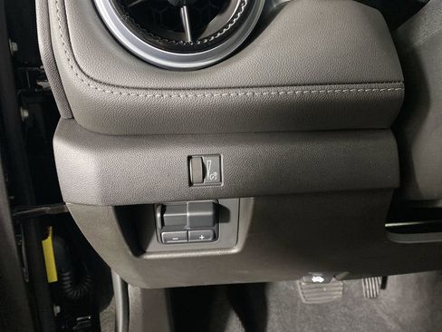 Used 2024 Chevrolet Colorado LT w/ LT Convenience Package III image 21