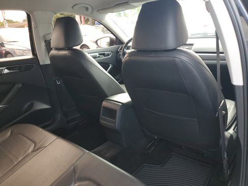 Used 2017 Volkswagen Passat 1.8T R-Line image 37