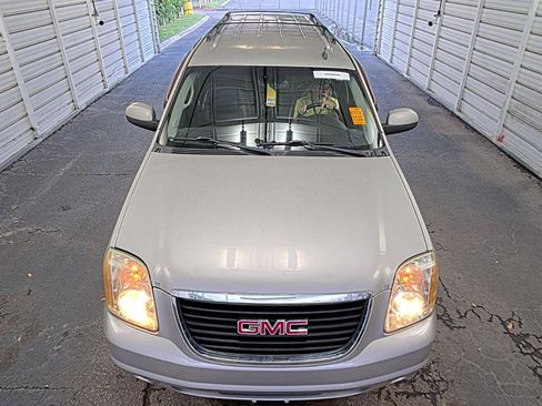 Used 2009 GMC Yukon XL SLT w/ Preferred Package RWD image 2