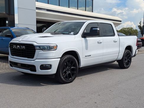 New 2026 RAM 1500 Laramie AWD/4WD image 9