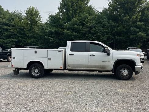 Used 2024 Chevrolet Silverado 3500 W/T w/ WT Convenience Package RWD image 3