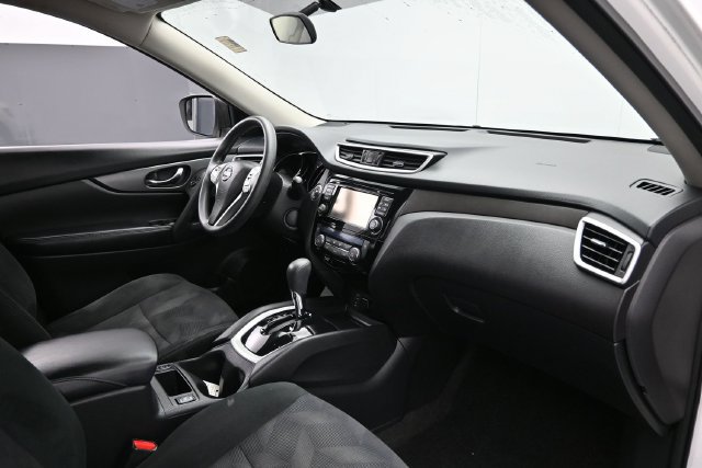 Used 2016 Nissan Rogue SV w/ SV Premium Package AWD/4WD image 30