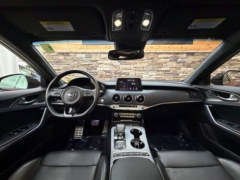 Used 2018 Kia Stinger GT2 AWD/4WD image 16