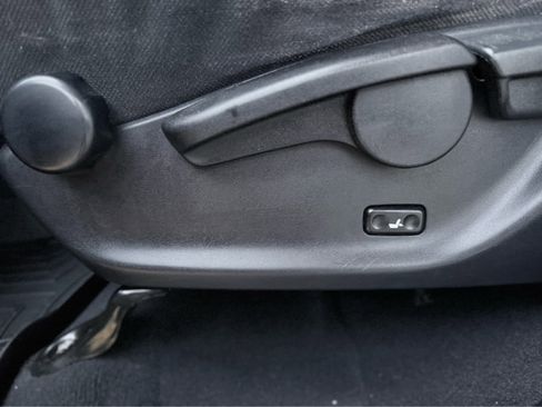 Used 2012 Toyota Tundra 4x4 CrewMax image 15