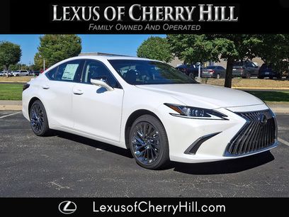 New 2025 Lexus ES 300h w/ Luxury Package
