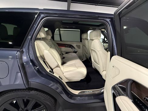 Used 2025 Land Rover Range Rover Long Wheelbase SE AWD/4WD image 38