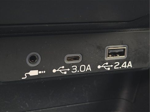 Used 2024 Subaru Crosstrek 2.0i Premium image 16