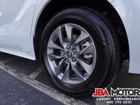 Used 2023 Toyota Sienna XLE image 93