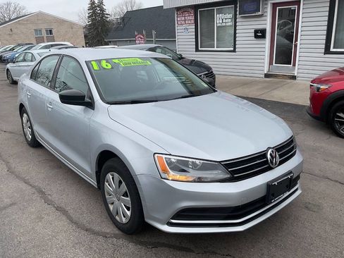 Used 2016 Volkswagen Jetta S image 3