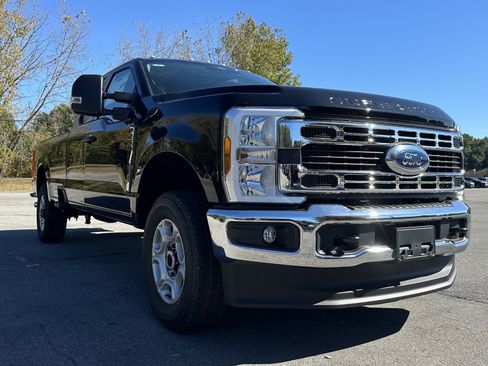 New 2026 Ford F250 XLT w/ FX4 Off-Road Package image 14