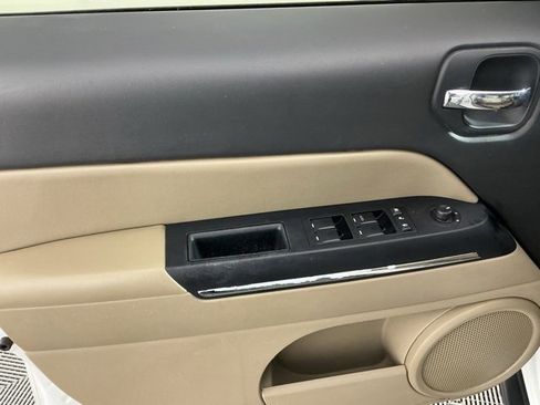 Used 2015 Jeep Patriot Limited w/ Sun/Sound Group image 7