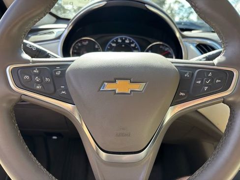 Used 2024 Chevrolet Malibu LT image 38
