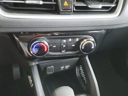 Used 2026 Chevrolet TrailBlazer LT AWD/4WD image 32