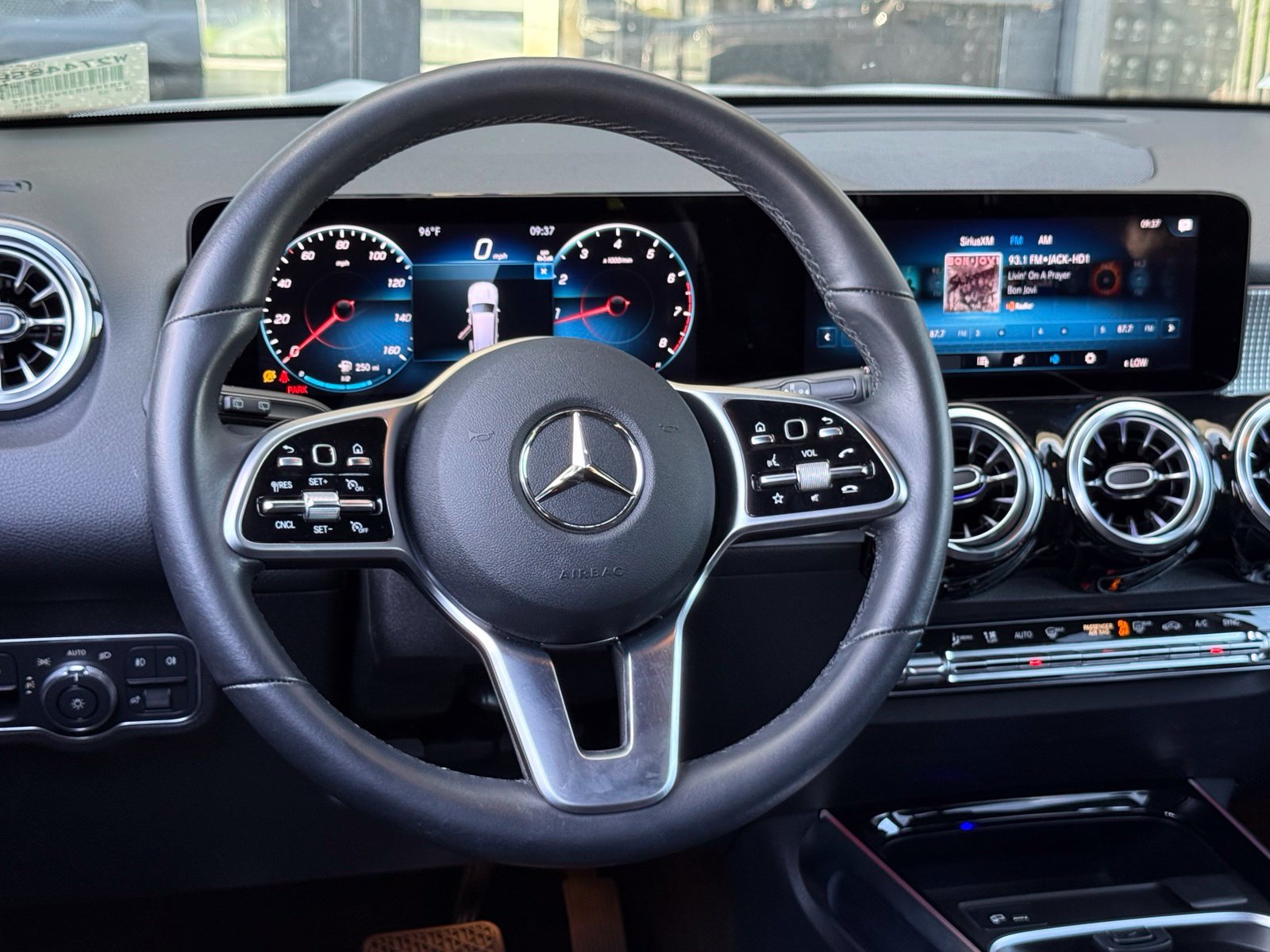Used 2023 Mercedes-Benz GLB 250 image 37