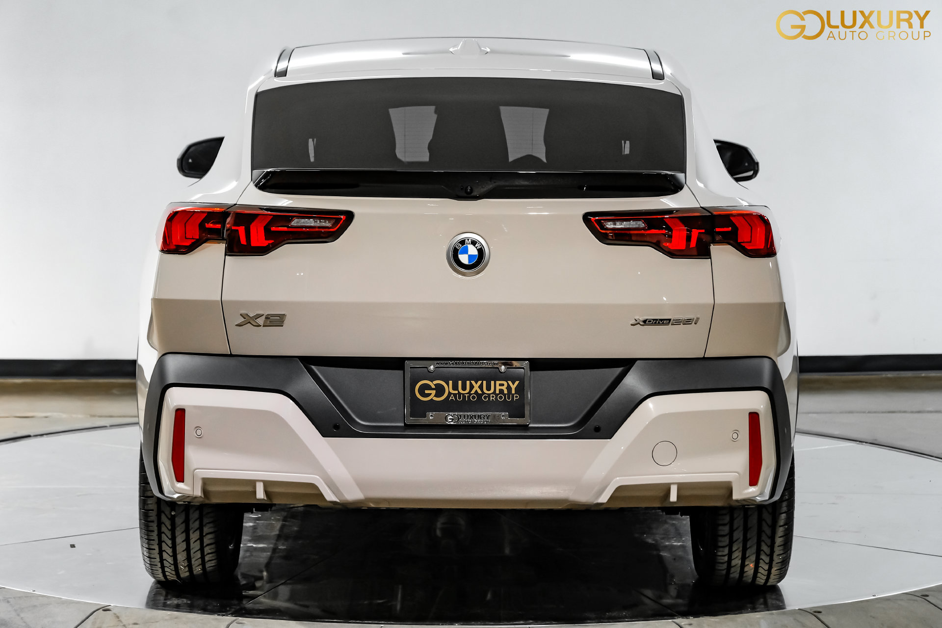 Used 2026 BMW X2 xDrive28i AWD/4WD image 11