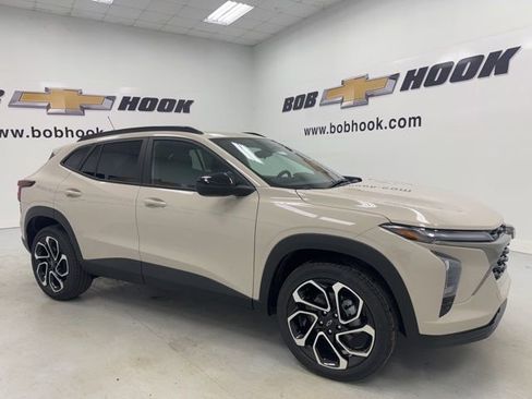 New 2026 Chevrolet Trax RS FWD image 3