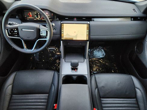 Certified 2025 Land Rover Discovery Sport Dynamic SE image 28