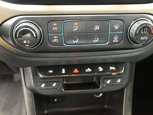 Used 2020 Chevrolet Colorado Z71 AWD/4WD image 29