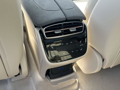 New 2026 Mercedes-Benz EQS 550 4MATIC SUV image 26