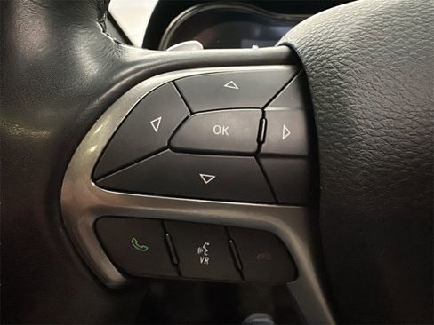 Used 2020 Jeep Grand Cherokee Limited X image 23