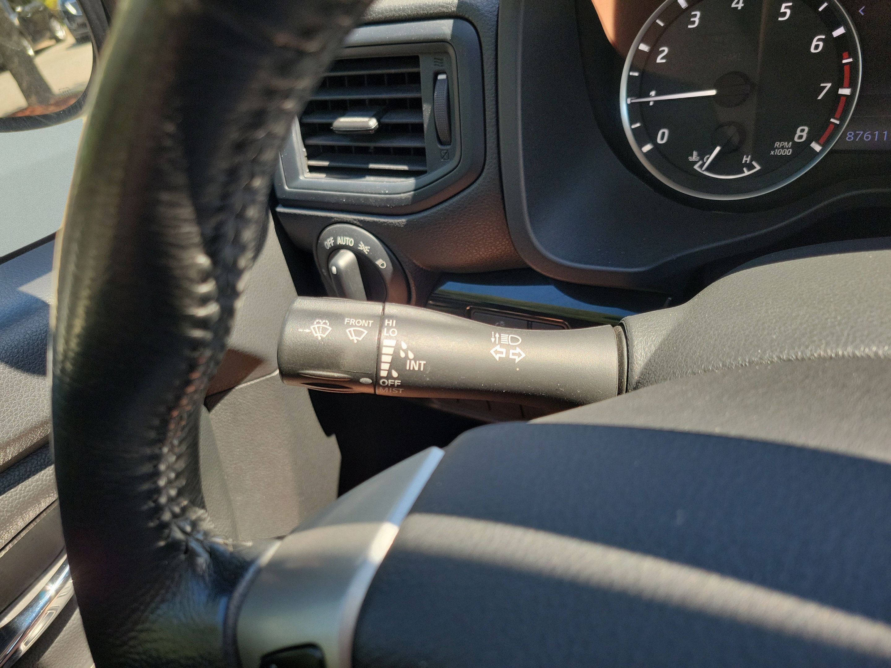 Used 2023 Nissan Titan SV w/ SV Convenience Package RWD image 21