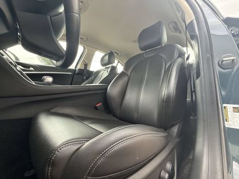Used 2025 Genesis G70 2.5T RWD image 11