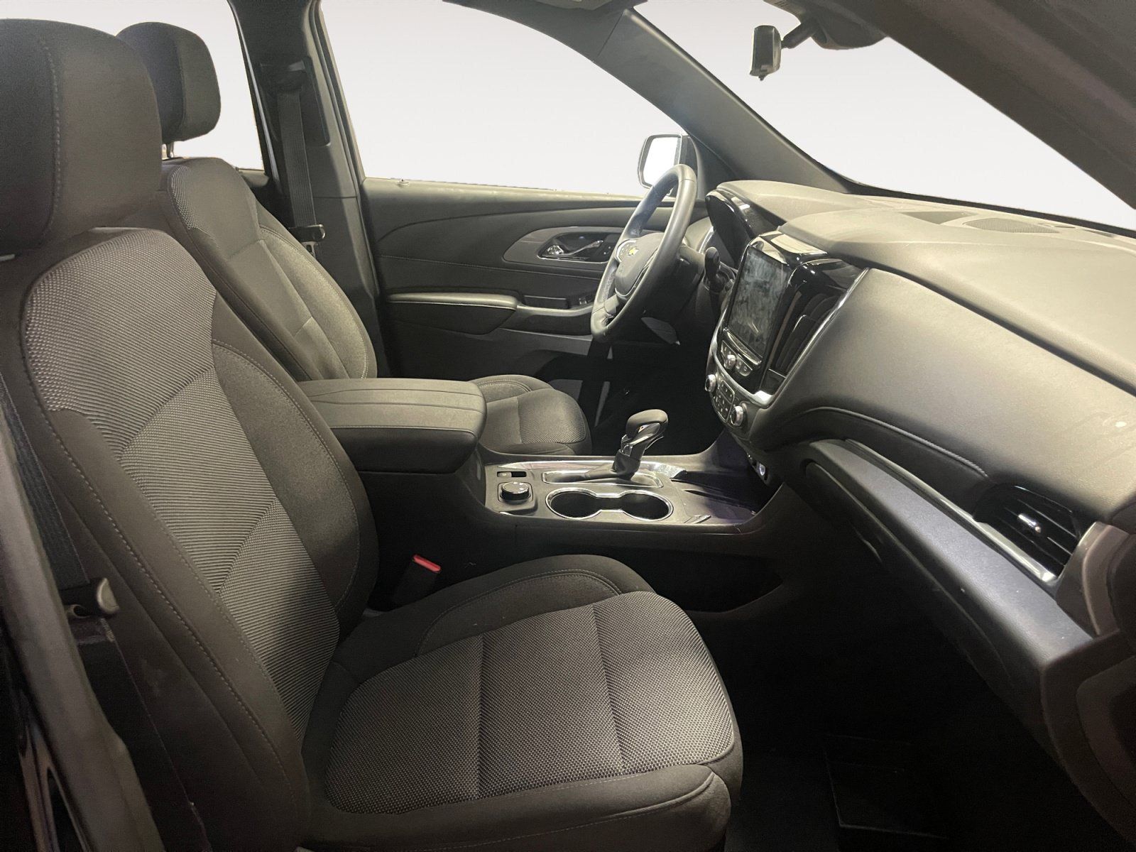Used 2023 Chevrolet Traverse LT w/ Rear Camera Mirror Package AWD/4WD image 15