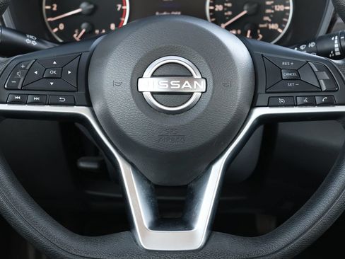 Used 2023 Nissan Altima 2.5 SV AWD/4WD image 16
