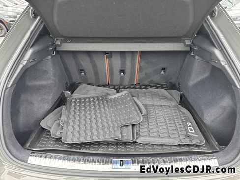 Used 2020 Audi Q3 2.0T Prestige image 23