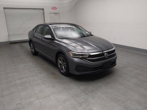 Used 2024 Volkswagen Jetta SE FWD image 13