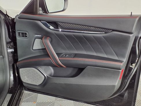 Used 2021 Maserati Quattroporte S GranSport image 8