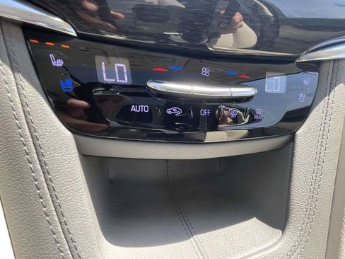 Certified 2020 Cadillac XT6 Premium Luxury FWD image 19