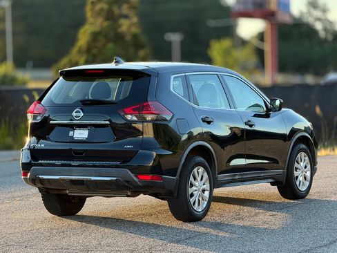 Used 2018 Nissan Rogue S AWD/4WD image 9