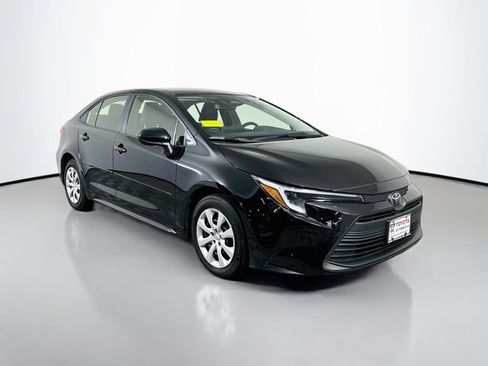 Certified 2026 Toyota Corolla LE FWD image 8