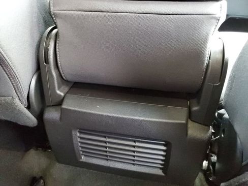 Used 2018 Chevrolet Silverado 1500 LT w/ LT Eassist Package image 19