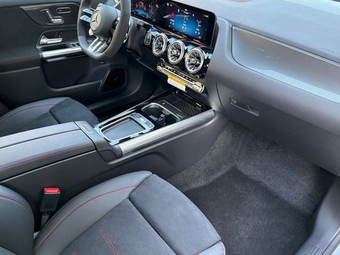 New 2026 Mercedes-Benz GLA 35 AMG 4MATIC image 15