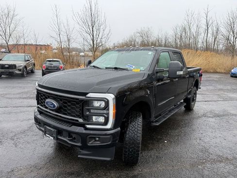 Used 2023 Ford F250 XL w/ STX Appearance Package AWD/4WD image 9
