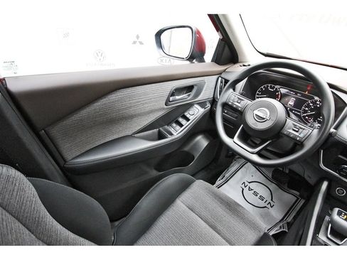 Used 2023 Nissan Rogue SV FWD image 6